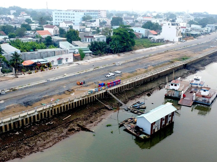 Cận cảnh đường ven sông Đồng Nai dài 5,2km làm hơn 3 năm chưa xong