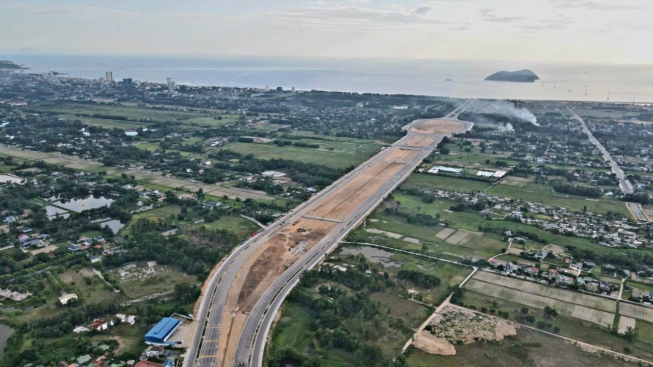 Toàn cảnh Đại lộ Vinh – Cửa Lò dài 11km, đầu tư 4.000 tỷ đồng làm 13 năm mới xong