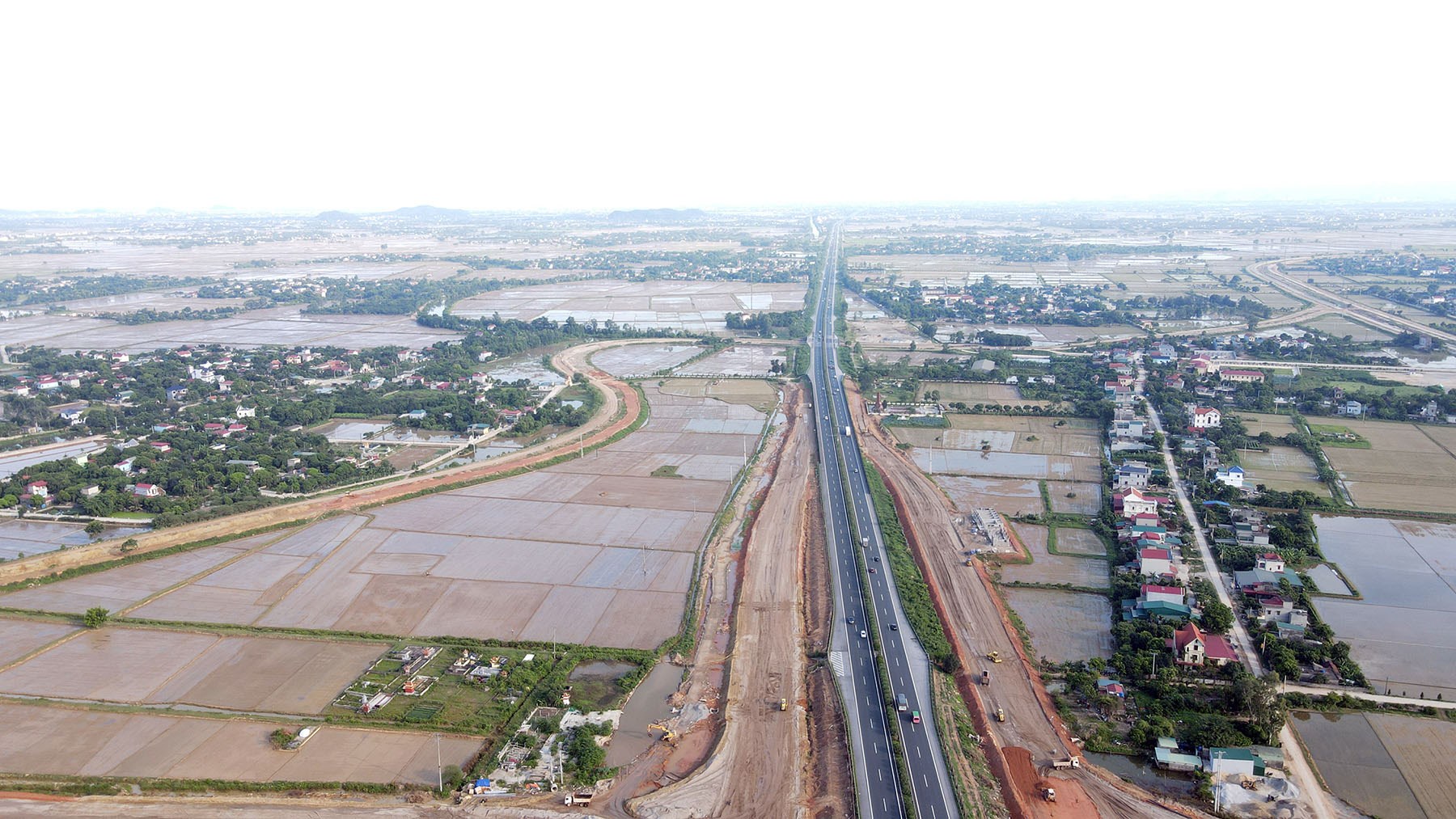 Cận cảnh nút giao cao tốc Cầu Giẽ – Ninh Bình ở Thanh Liêm tỉnh Hà Nam sắp xây cầu vượt 6 làn xe