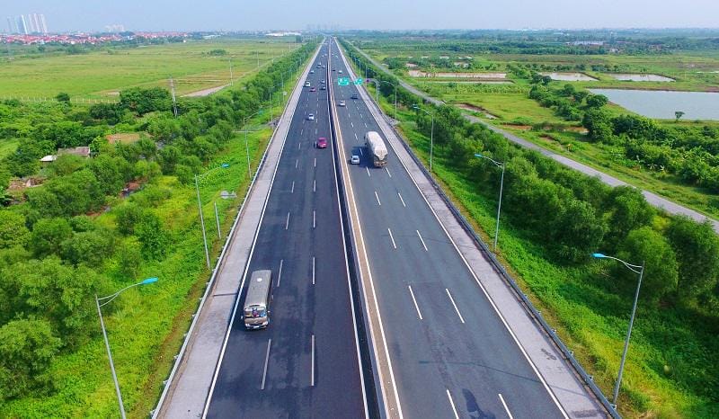 Họp bàn đầu tư xây dựng tuyến cao tốc Quảng Ngãi