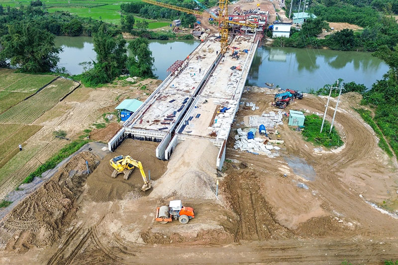 Cầu nối liền Đà Nẵng – Quảng Nam khi nào mới xong?