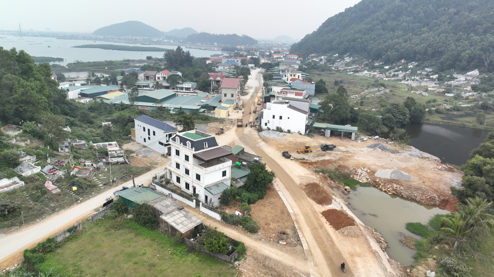 Nhà thầu đường ven biển 4.600 tỷ đồng ở Nghệ An quyết tâm rút ngắn tiến độ 5 tháng