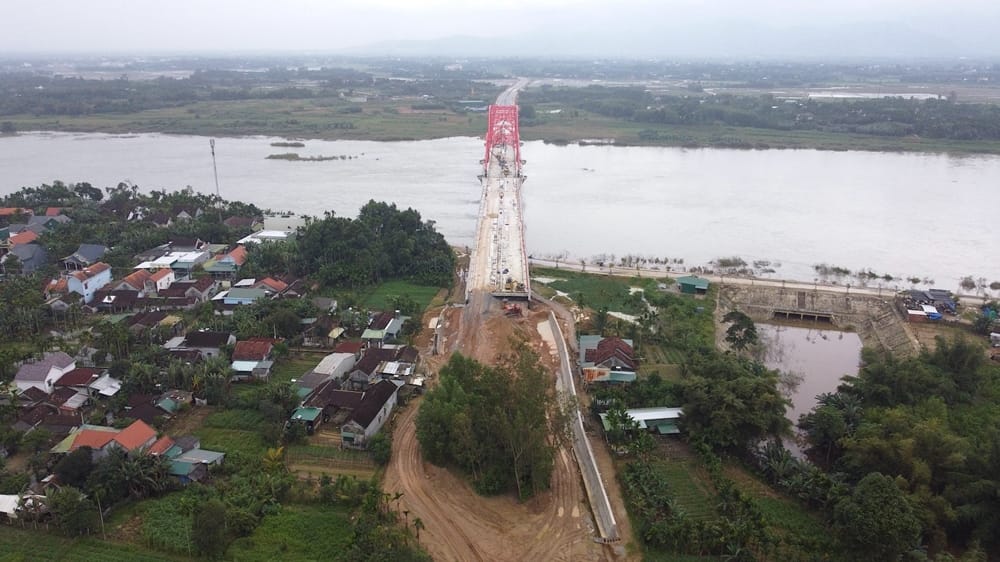 Quảng Ngãi: Cưỡng chế thửa đất cản trở tiến độ cầu Trà Khúc 3 trong tháng 2/2025