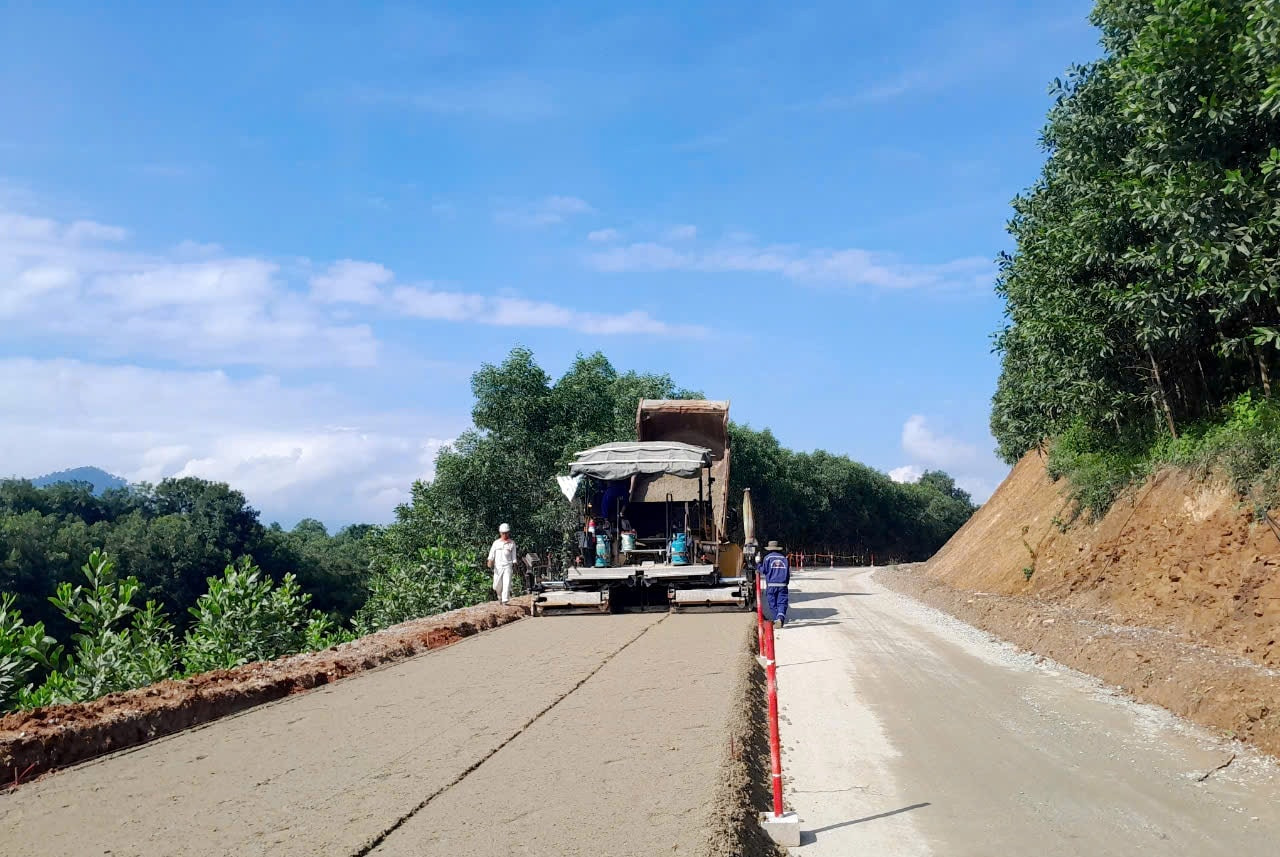 Tỉnh có mỏ vàng lớn nhất Việt Nam muốn đẩy nhanh tiến độ thi công dự án gần 1.900 tỷ đồng