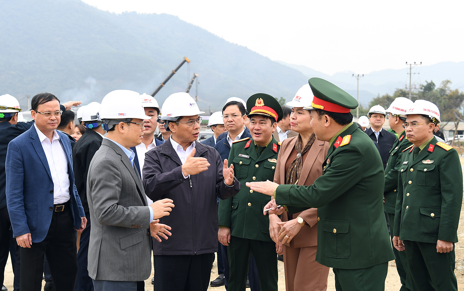 Nghiên cứu đầu tư, hoàn thành đồng bộ trạm dừng nghỉ 4 tuyến cao tốc trọng điểm phía Bắc