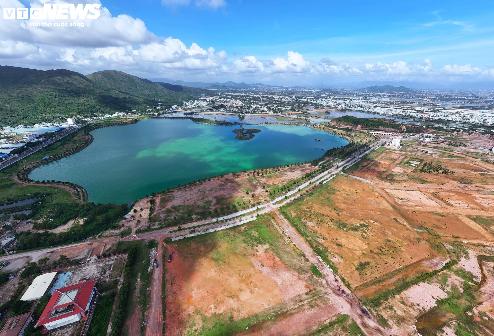 Gần trăm cống ‘há miệng’ bẫy người trong khu đất nghìn tỷ tại Quy Nhơn