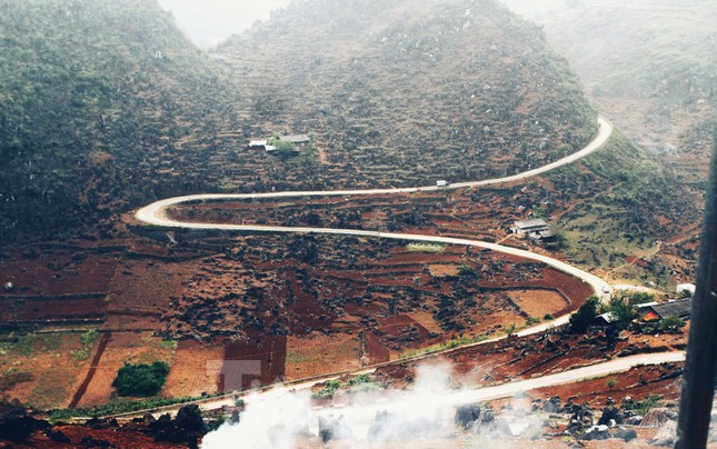 Hơn 100 tỷ ‘lên đời‘ tuyến đường du lịch nổi tiếng Hà Giang