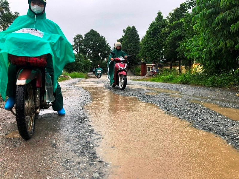 Quảng Ngãi: Ám ảnh tuyến đường 9 năm thi công được 150m