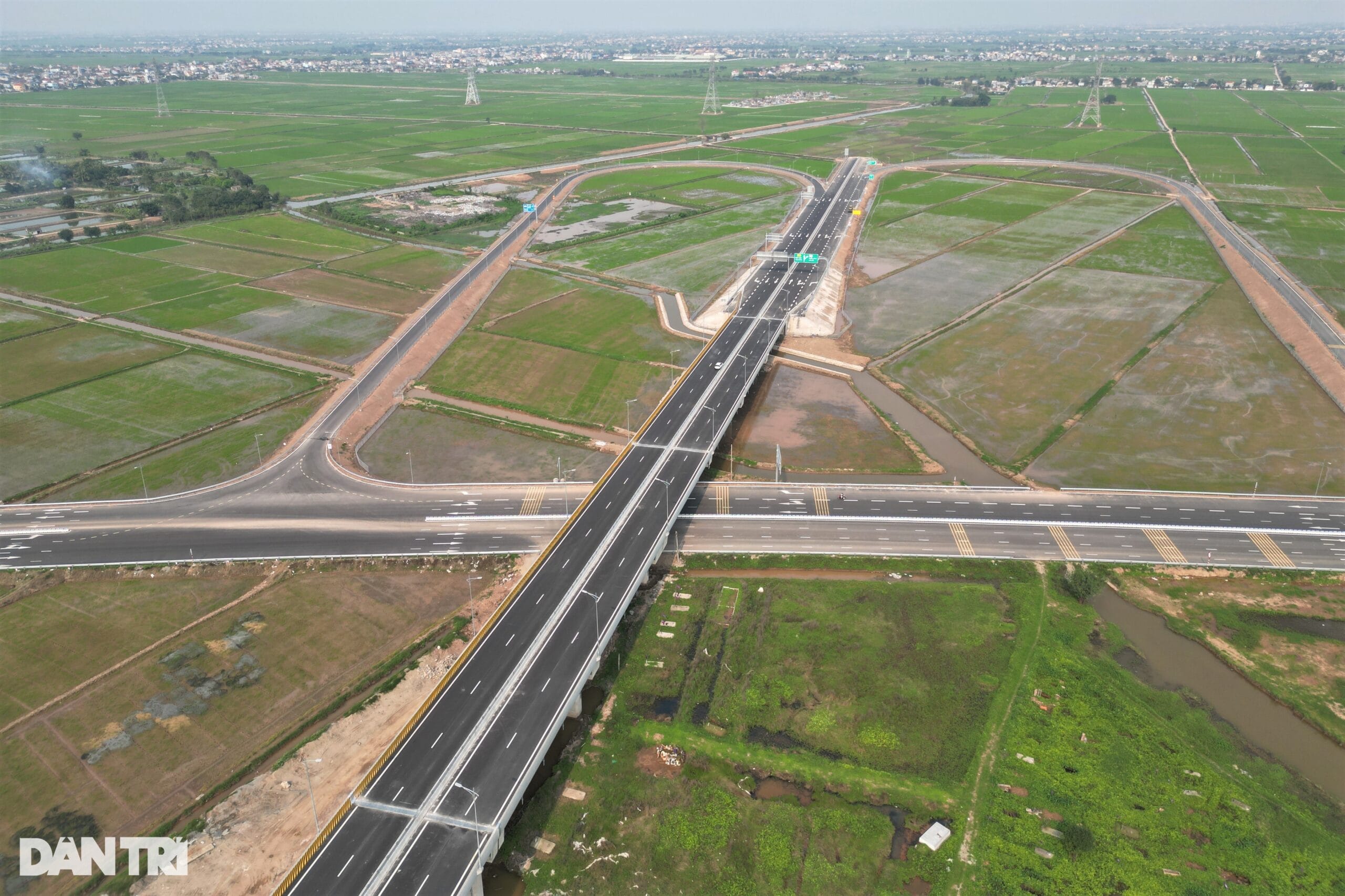 Cầu vượt 1.500 tỷ đồng nằm chờ cao tốc Ninh Bình - Hải Phòng - 11