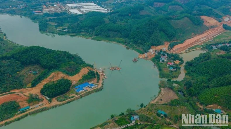 Gỡ vướng mặt bằng, “thúc” tiến độ đường cao tốc Tuyên Quang-Hà Giang