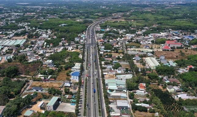 Bình Dương hủy chủ trương đặt trạm thu phí trên tuyến đường huyết mạch hơn 60km