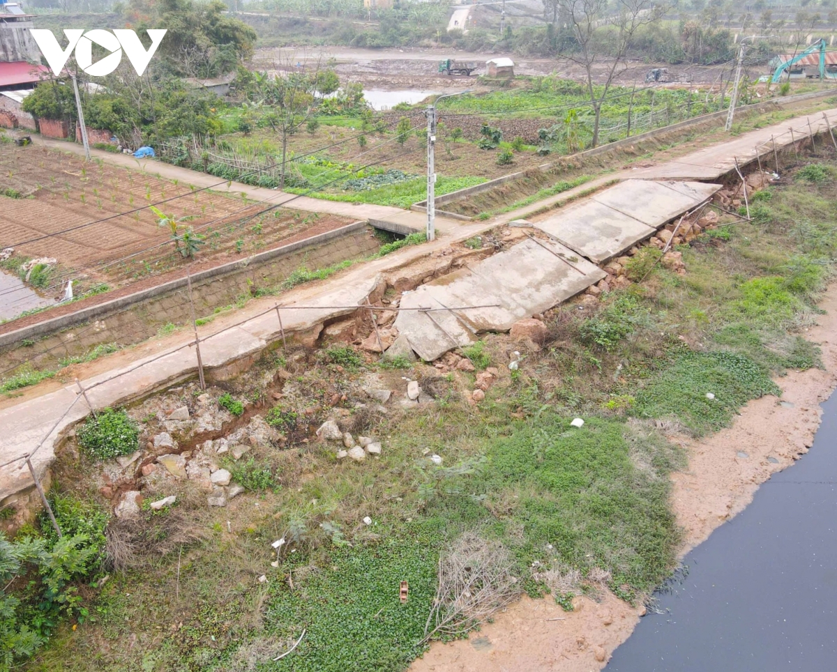 Khắc phục sự cố sụt lún 30m kênh Tào Khê ở Bắc Ninh