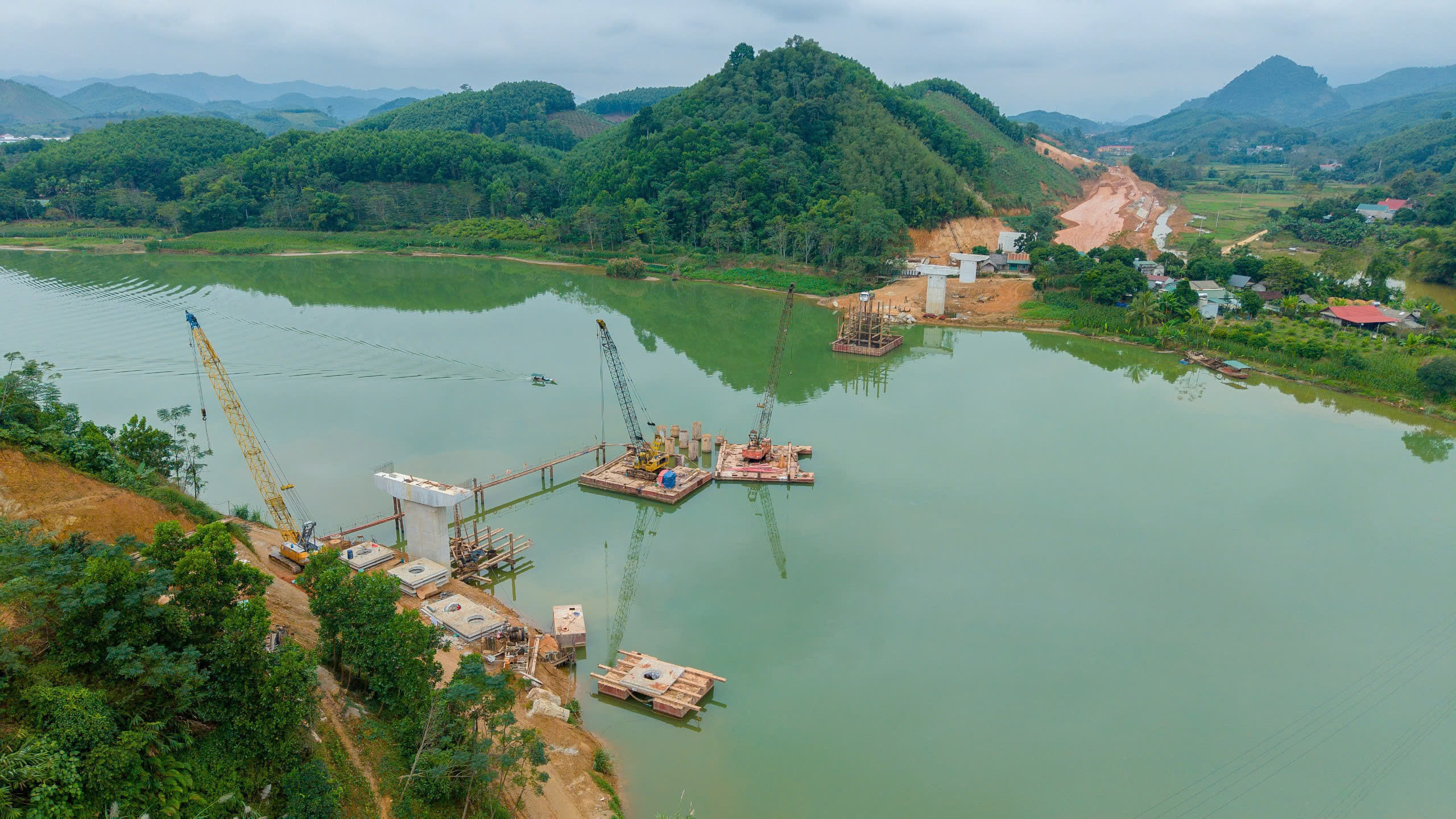 Mặt bằng cản tiến độ thi công cầu trên cao tốc Tuyên Quang – Hà Giang