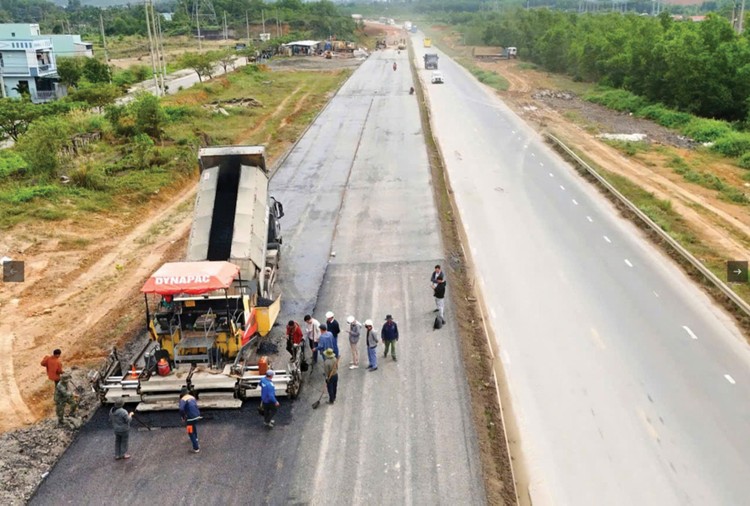 Thiếu vật liệu đá tại Cao tốc Hòa Liên – Túy Loan: Bao giờ nâng công suất mỏ?