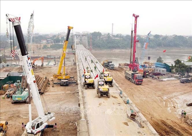 Phấn đấu hợp long cầu Phong Châu mới vào dịp Quốc khánh