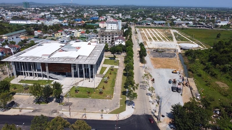 Cận cảnh Trung tâm Hội nghị và Triển lãm trăm tỷ vừa hoàn thành ở Quảng Ngãi