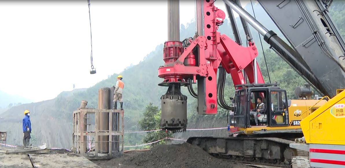 Áp dụng nhiều công nghệ hiện đại trong thi công cao tốc