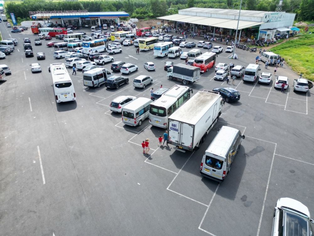 Cao tốc Bắc – Nam: Trạm dừng nghỉ phải hoàn thành trước 30/12 – Vì sao gấp rút?