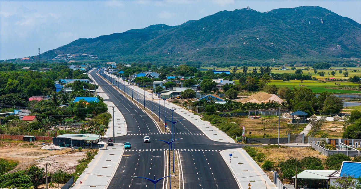 Hình hài tuyến đường 7.000 tỷ đồng băng qua đầm lầy ven biển