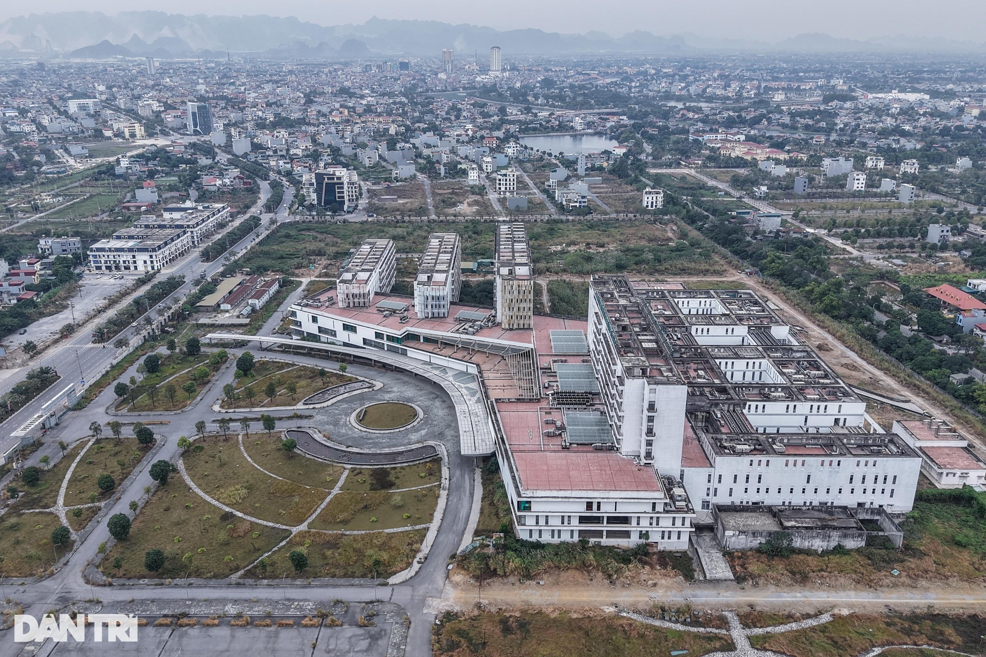 Khi nào 2 bệnh viện nghìn tỷ bị bỏ hoang sẽ đi vào hoạt động? - 2 Khi nào 2 bệnh viện nghìn tỷ bị bỏ hoang sẽ đi vào hoạt động? - 2