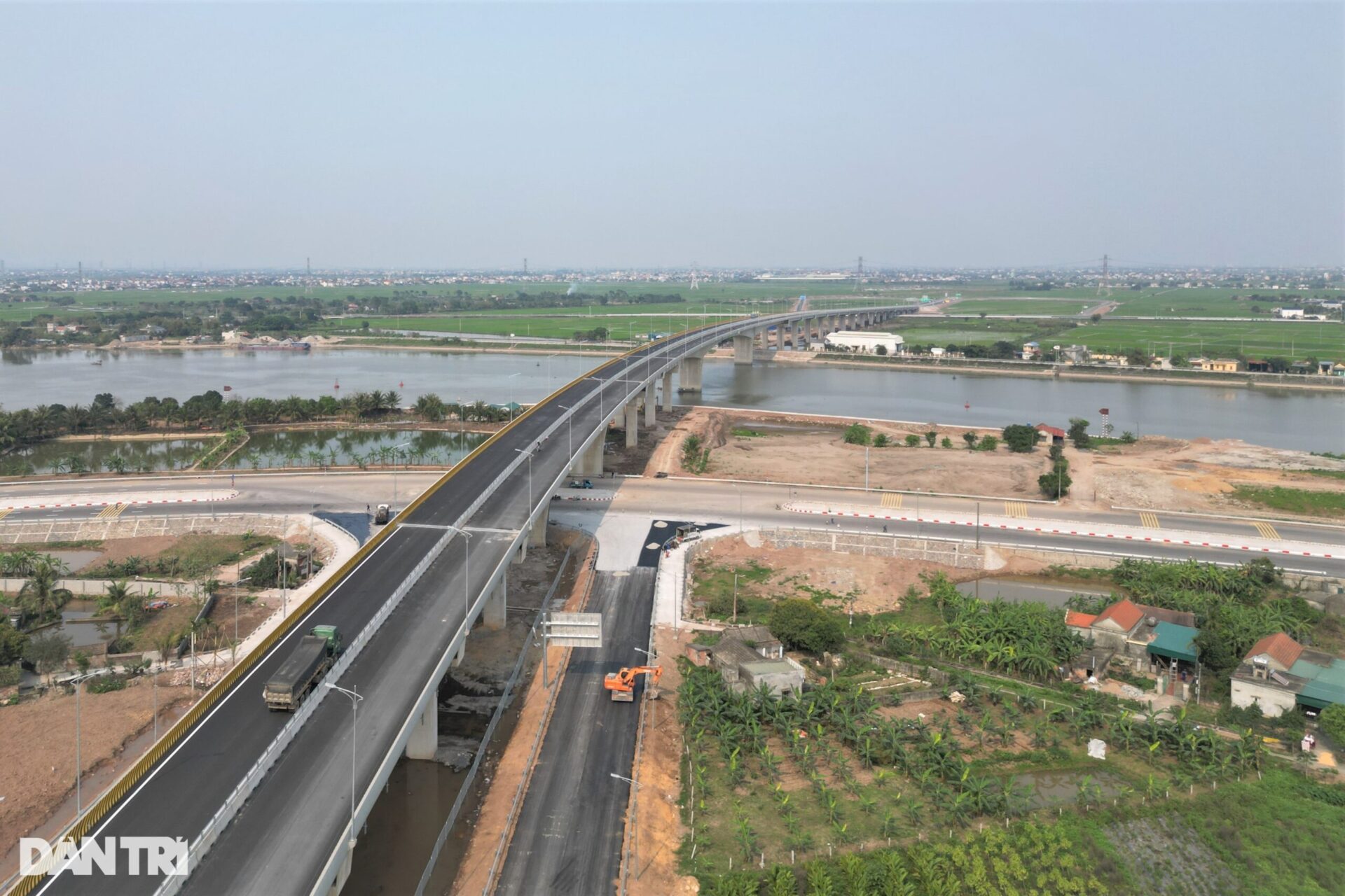 Khởi công cao tốc Ninh Bình - Hải Phòng dịp kỷ niệm 50 năm ngày thống nhất - 2
