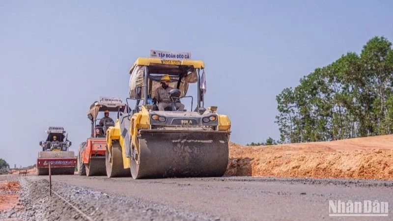 Quyết không lùi mục tiêu hoàn thành 3.000km đường cao tốc trong năm nay