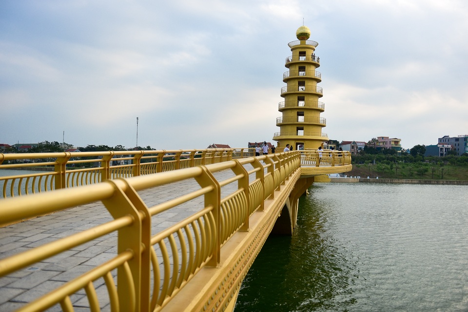 Toàn cảnh cây cầu đi bộ với kiến trúc tháp 7 tầng độc nhất vô nhị tại Phú Thọ - 3