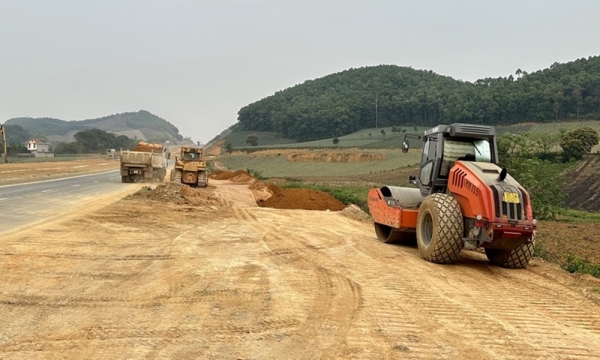 Dự án tuyến đường Đông – Tây tỉnh Ninh Bình hơn 1.900 tỷ giờ thế nào?