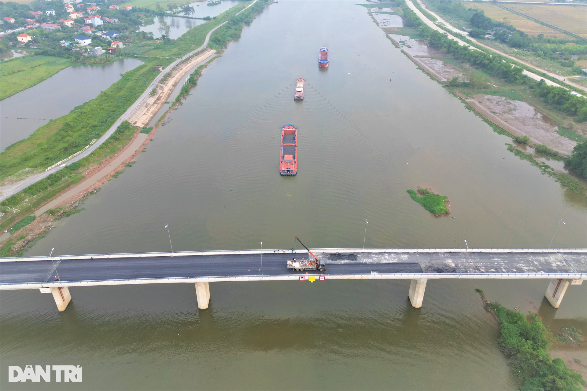 Những cây cầu vượt sông nối Ninh Bình - Nam Định sau 3 thập kỷ chia tách - 2 Những cây cầu vượt sông nối Ninh Bình - Nam Định sau 3 thập kỷ chia tách - 2