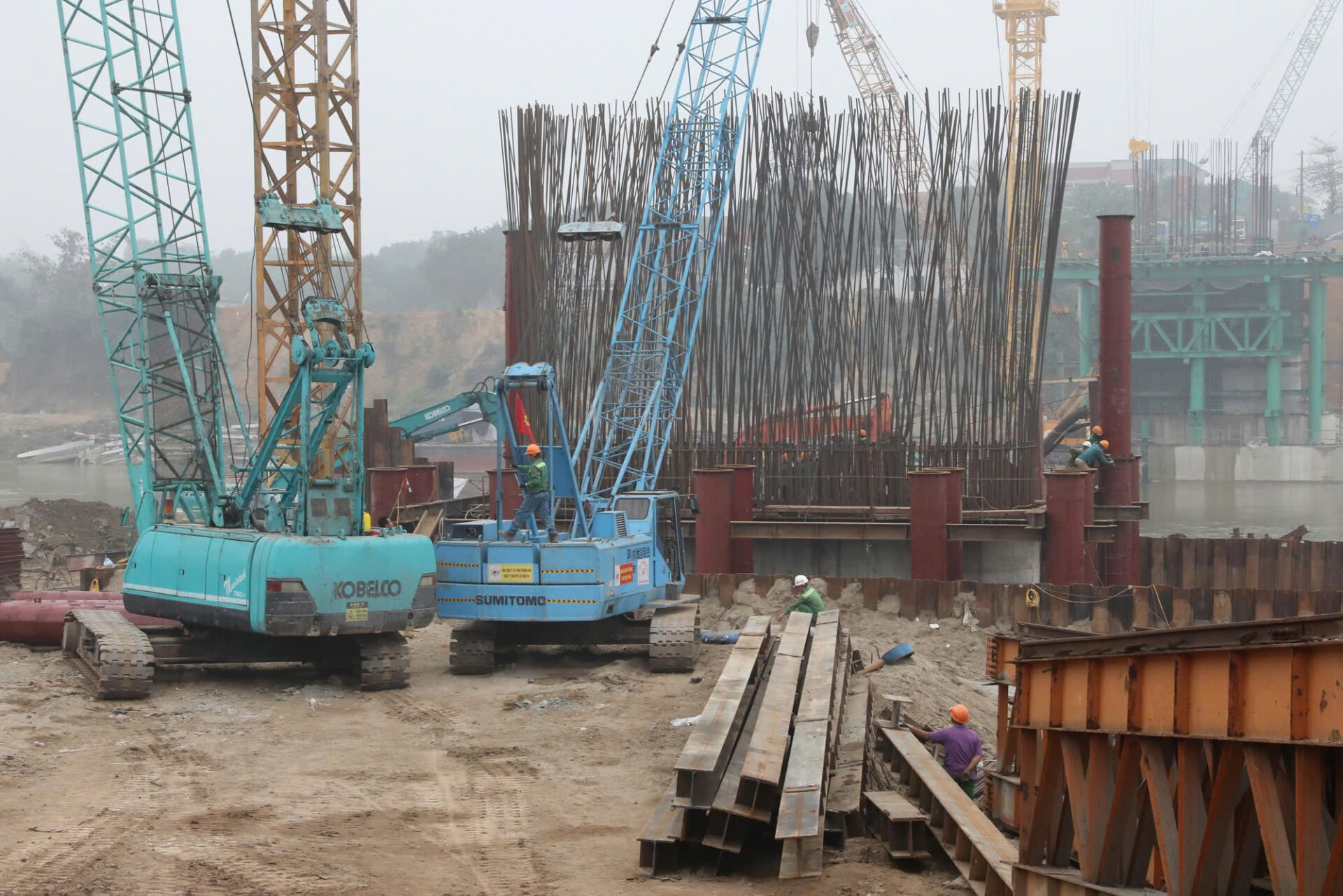 Một tỉnh cách Hà Nội 90 km đang thần tốc xây dựng công trình bắc qua sông, chỉ 3 tháng tới là hoàn thành