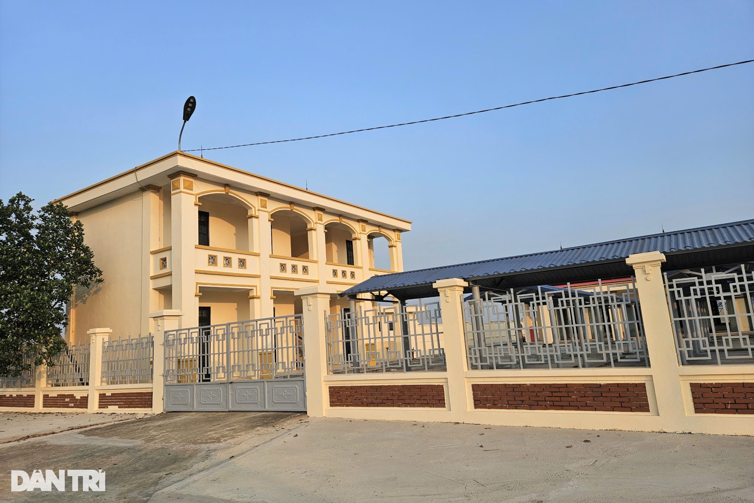 Rót thêm tiền cứu vãn chợ tiền tỷ 8 năm chưa họp một lần - 1