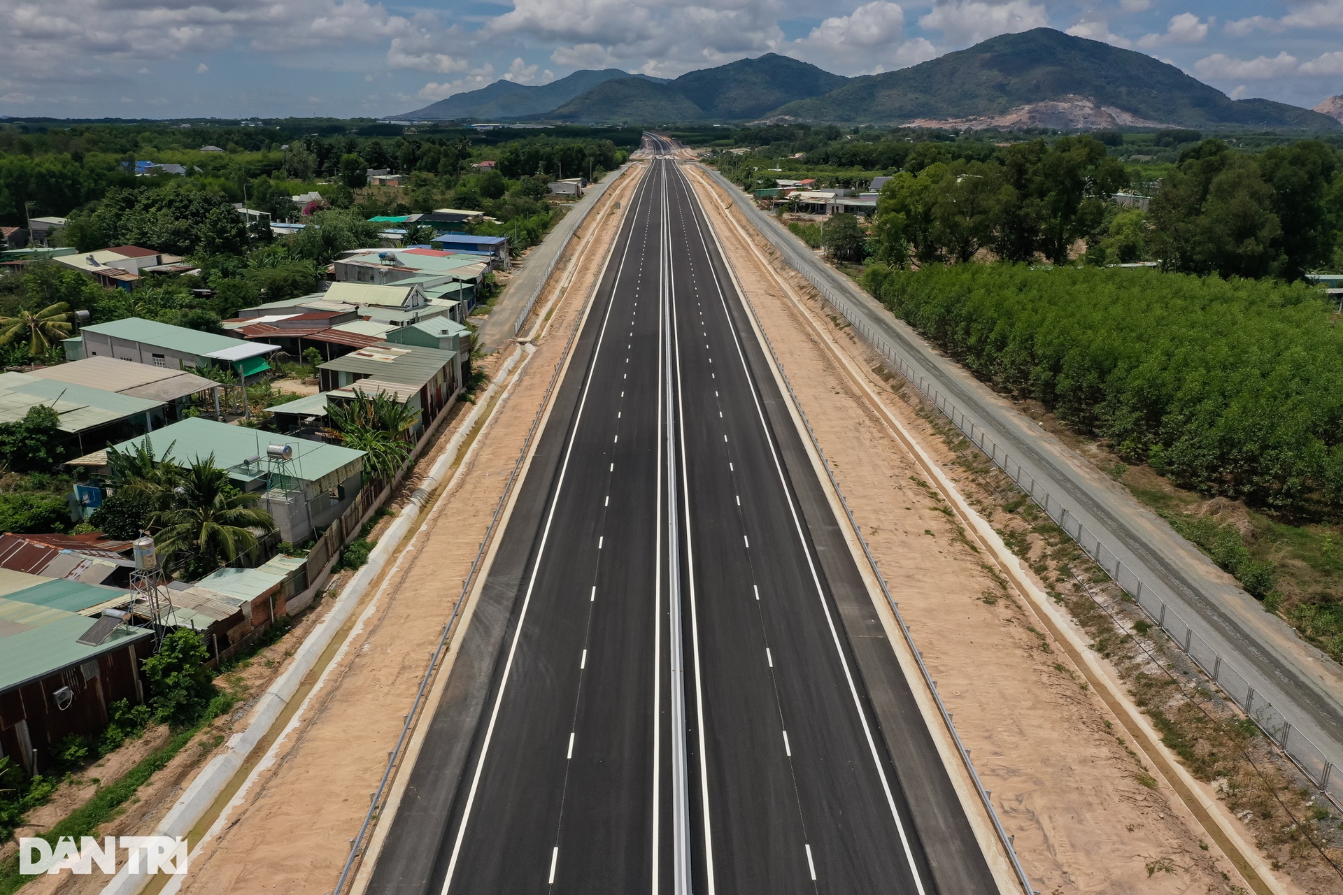 Cao tốc nối Đồng Nai với biển Vũng Tàu dự kiến thông xe dịp 2/9 - 5 Cao tốc nối Đồng Nai với biển Vũng Tàu dự kiến thông xe dịp 2/9 - 5