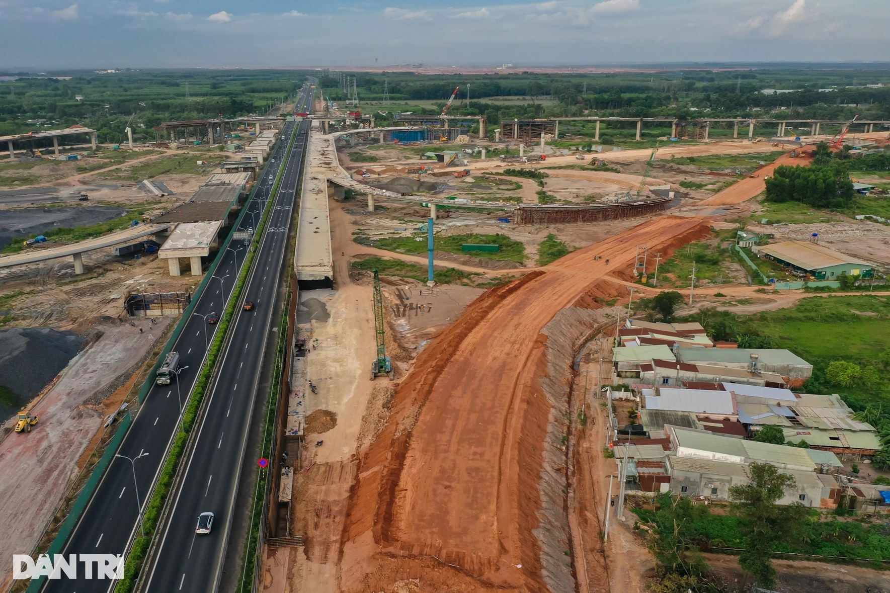 Cao tốc Biên Hòa - Vũng Tàu đoạn qua tỉnh Đồng Nai tăng tốc thi công - 9