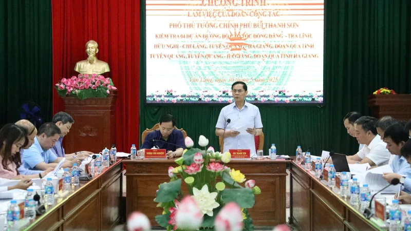 Quyết tâm tháo gỡ vướng mắc, tăng tốc triển khai 4 dự án cao tốc phía bắc