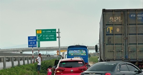 Cách nào để các trạm dừng nghỉ trên cao tốc Bắc – Nam kịp tiến độ?
