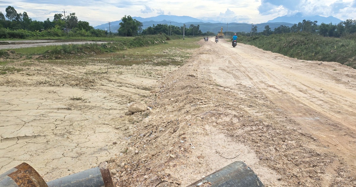 Đường vành đai 498 tỷ đồng phía Bắc Quảng Nam: Thi công đình trệ, nguy cơ “bể” tiến độ