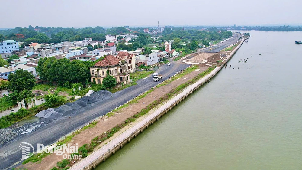 Tăng tốc đưa Dự án Xây dựng kè, đường ven sông Đồng Nai ‘về đích’