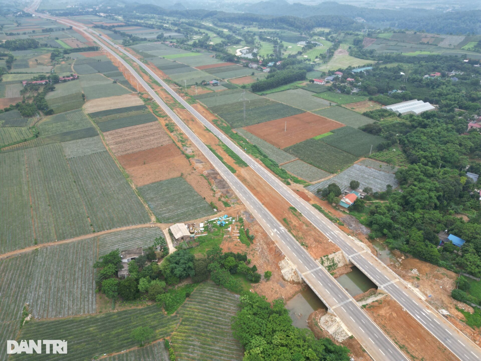 Đại lộ Hoa Lư 2.000 tỷ đồng “đẹp như cao tốc” ở Ninh Bình - 1