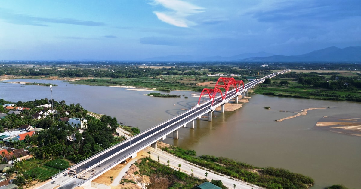 Quảng Ngãi: Cận cảnh cầu vòm thép 850 tỷ đồng bắc qua sông Trà Khúc