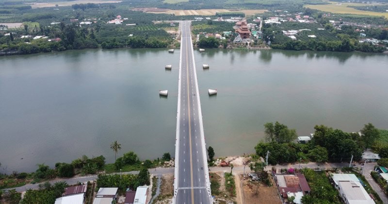 Hình ảnh 2 cây cầu và đường dẫn tuyệt đẹp qua xã Bạch Đằng nối Bình Dương với Đồng Nai