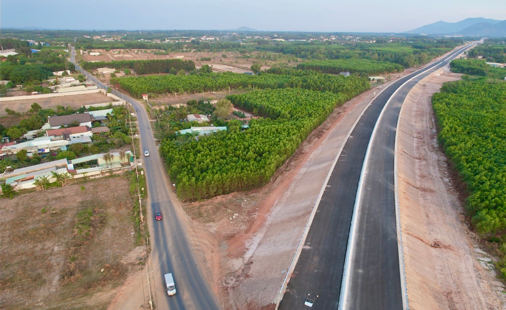 Đồng Nai cam kết thông xe kỹ thuật cao tốc Biên Hòa – Vũng Tàu và Vành đai 3 TP.HCM trước 19/12