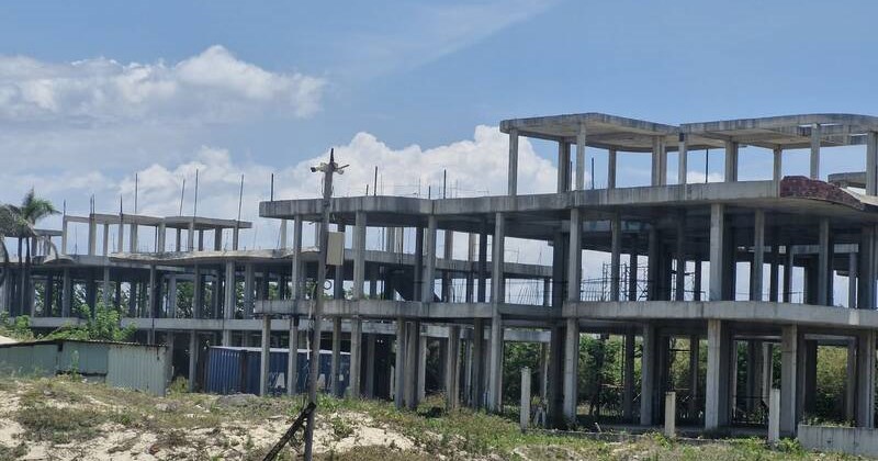 Hoang phế dự án nghỉ dưỡng hơn 750 tỉ đồng trơ khung bê tông ở ven biển Đà Nẵng