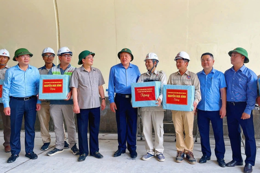 Phó Thủ tướng chỉ đạo đẩy nhanh tiến độ cao tốc Bắc - Nam qua Bình Định - 2 Phó Thủ tướng chỉ đạo đẩy nhanh tiến độ cao tốc Bắc - Nam qua Bình Định - 2
