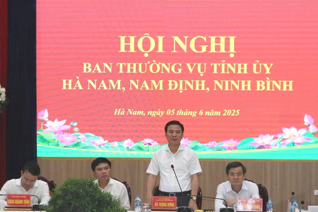 Hội nghị 3 tỉnh Hà Nam, Ninh Bình, Nam Định thông qua phương án nhân sự - 1 Hội nghị 3 tỉnh Hà Nam, Ninh Bình, Nam Định thông qua phương án nhân sự - 1